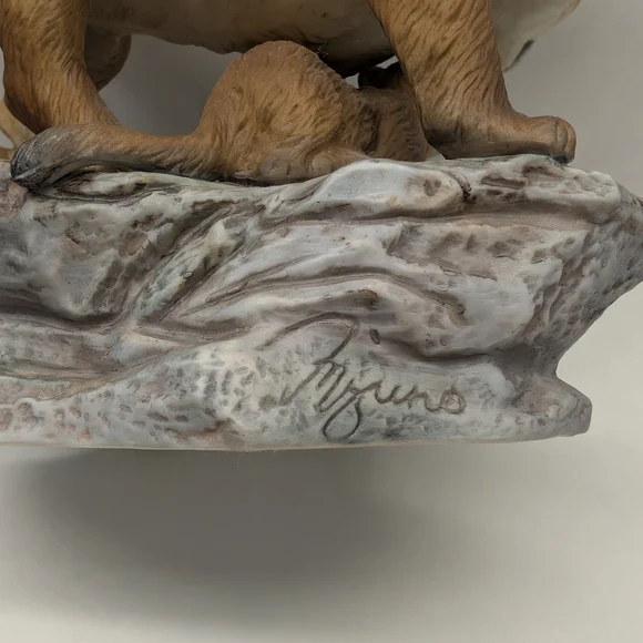 Mountain Lion Family Figurine - Brown - Picture 9 of 11